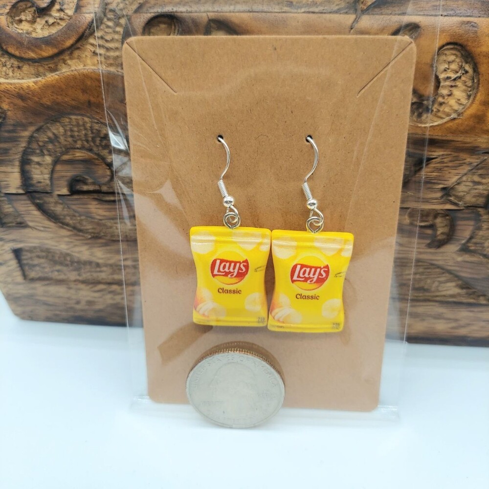 3D Potatoe Chips Earrings Novelty Junk Food Y2K Retro - Picture 2 of 2